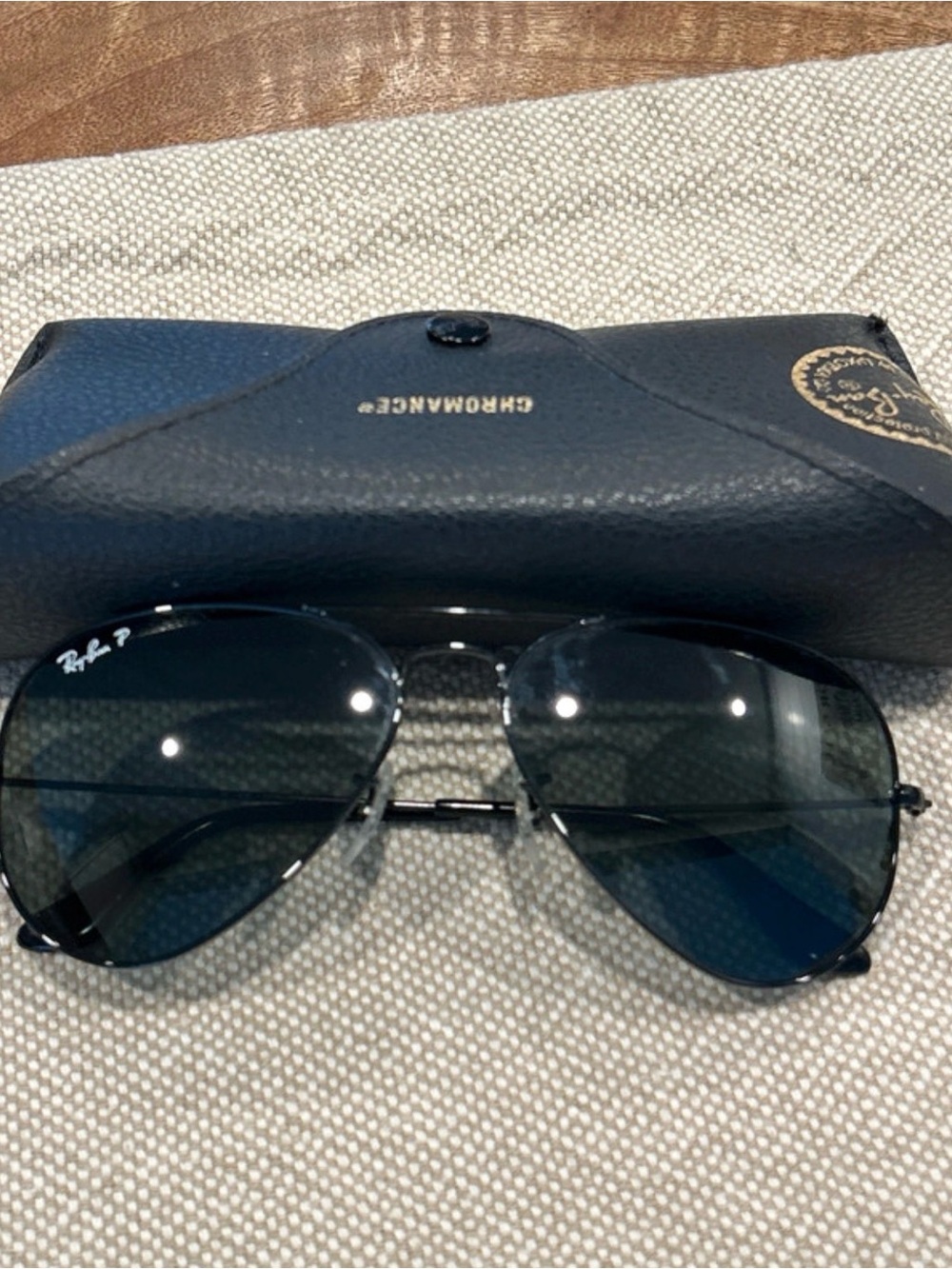 Ray Ban Men’s Black Aviator Metal Polarized Sunglasses with Case -